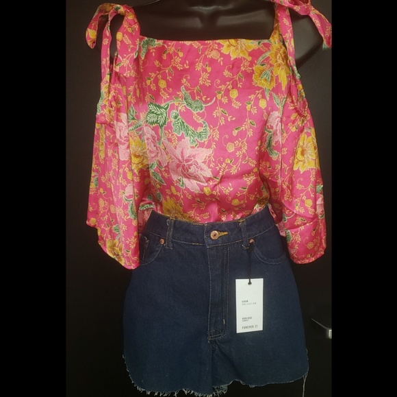 Denim Frayed Shorts - Picture 2 of 3